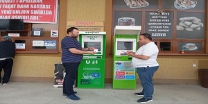 Karmana tumanida fuqaroning murojaati ijobiy hal etildi: 200 000 so‘m plastik kartaga qaytarildi